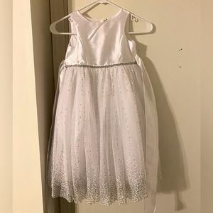 David’s bridal flower girl dress or special occasion dress. Size 4